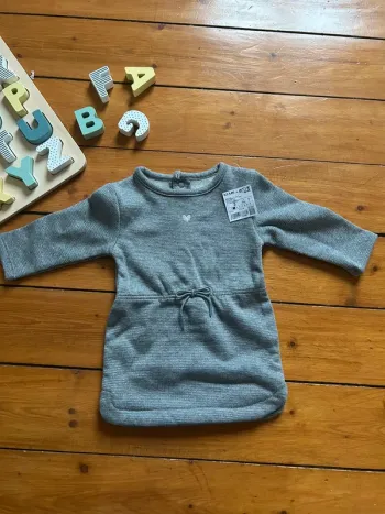 Robe grise scintillante 3 mois