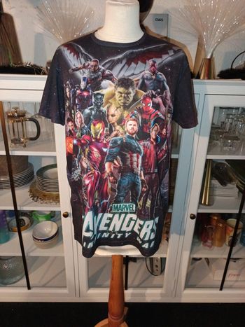 T shirt homme Avengers taille L manches courtes