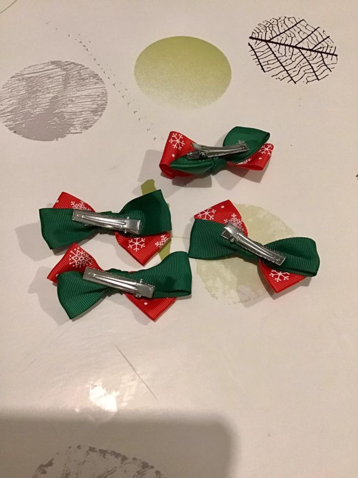 4 barrettes cheveux fille vert et rouge motif Noël, - photo numéro 3