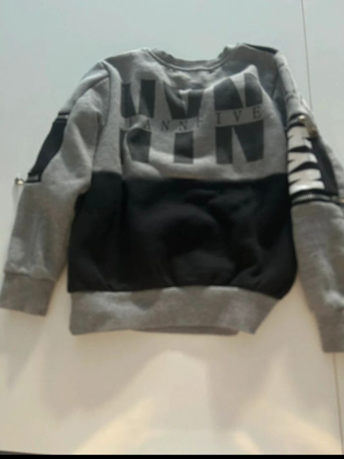 Pull tête de mort taille  8 ans - photo numéro 3