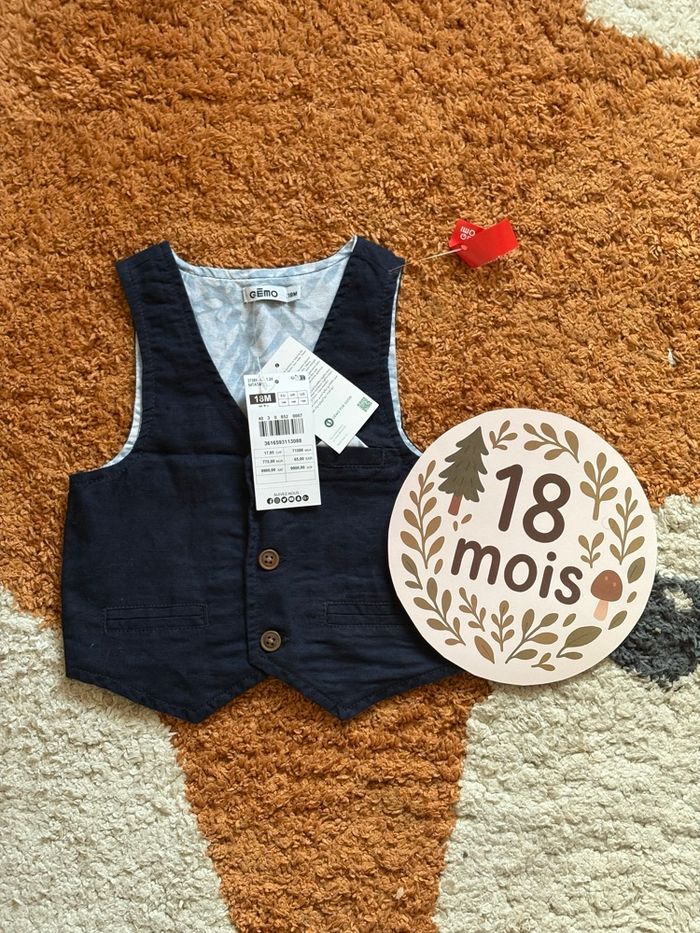 Gilet sans manche taille 18 mois