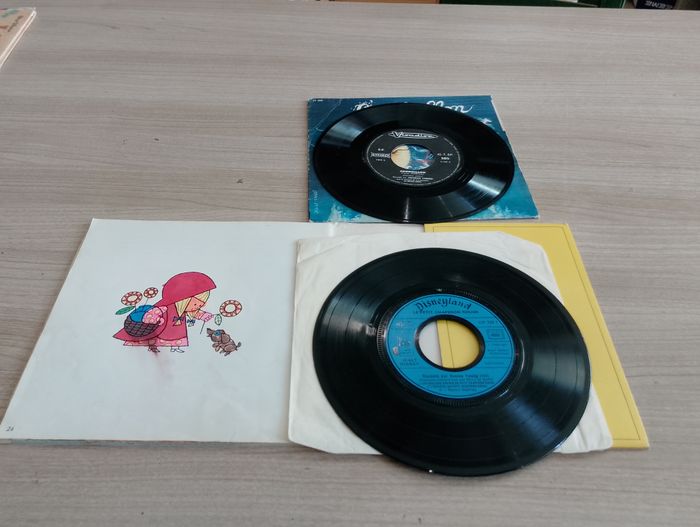 Lot de 2 45 tr, le petit chaperon rouge et Cendrillon - photo numéro 3
