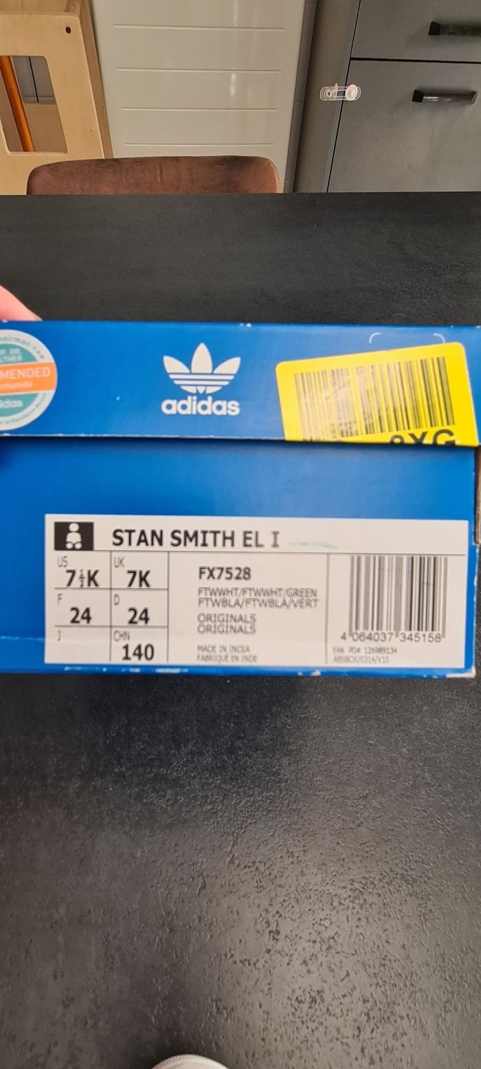 Baskets adidas Stan Smith blanche et verte pointure 24 - photo numéro 6
