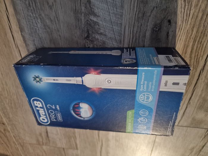 Brosse à dent électrique Oral-B Neuve - photo numéro 3