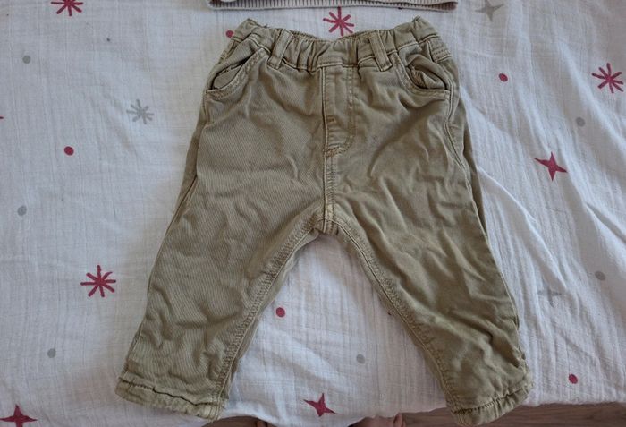 Lot pantalons 6 mois. - photo numéro 4