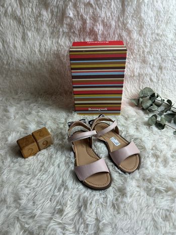 Paire de sandales rose pale Romagnoli taille 29