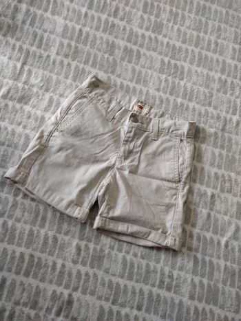 Short jeans court beige crème Levi's taille 34