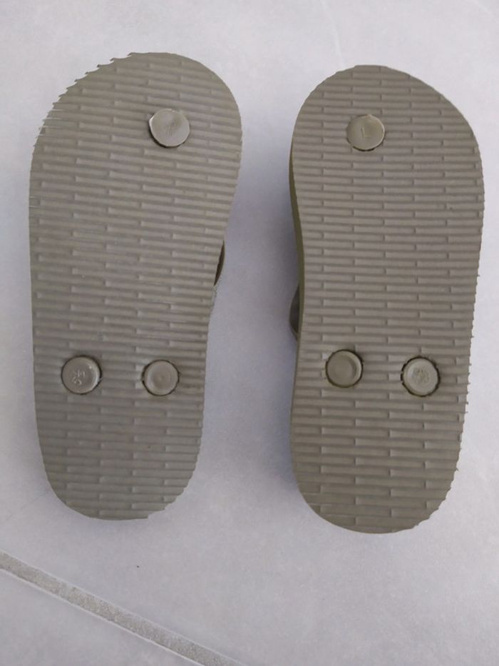 Tong garçon taille 24/25 - photo numéro 3