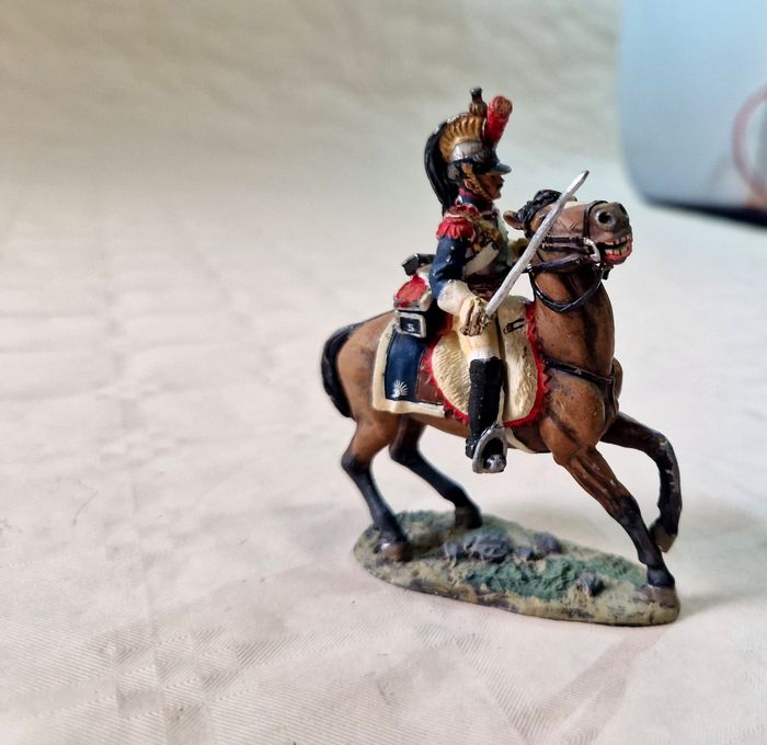 Figurine en plomb , peinte a la main  , Del prado  , Trooper  , 5eme régiment  , cuirassier  , France - photo numéro 3