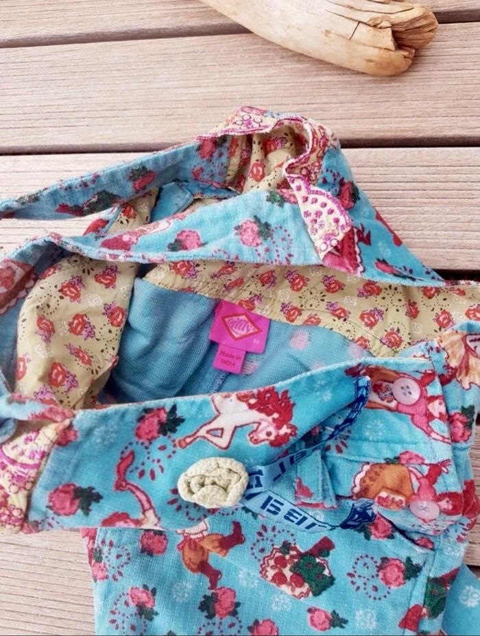 Salopette Oilily velours ras doux et finitions volantées Très bon état très peu portée (une fois, comme neuve) Achetée 89€ en boutique Oilily Amsterdam PRIX FIXE MERCI 🌹 - photo numéro 4