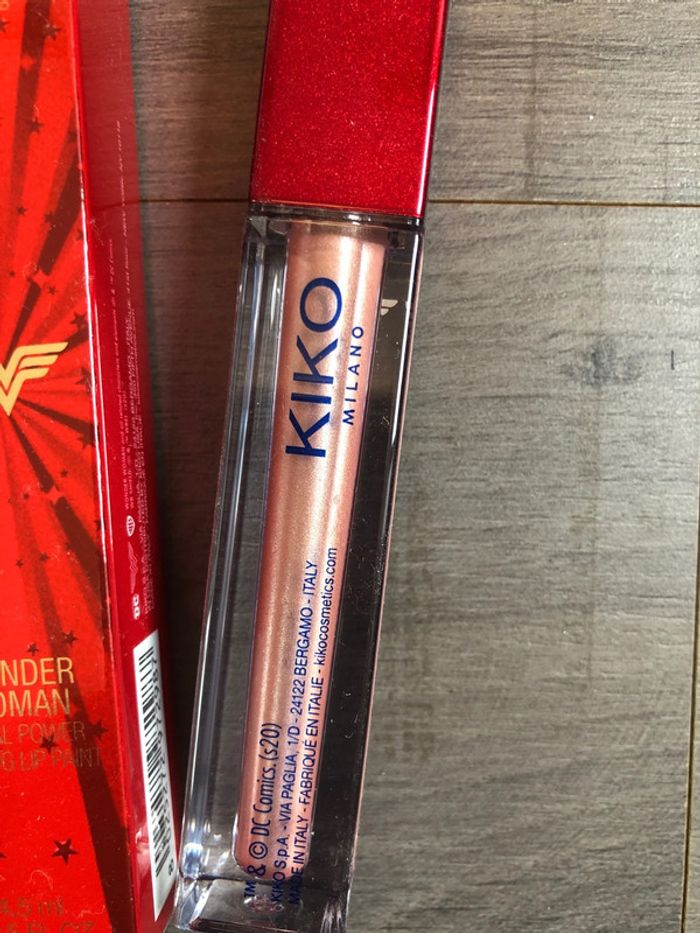 Kiko wonder woman metal lipstick - photo numéro 3