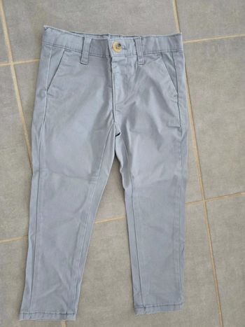 Pantalon chino gris