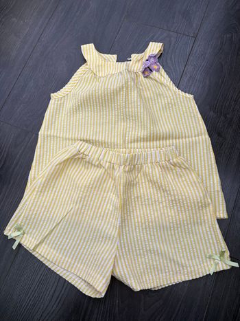 Ensemble taille 6 ans.