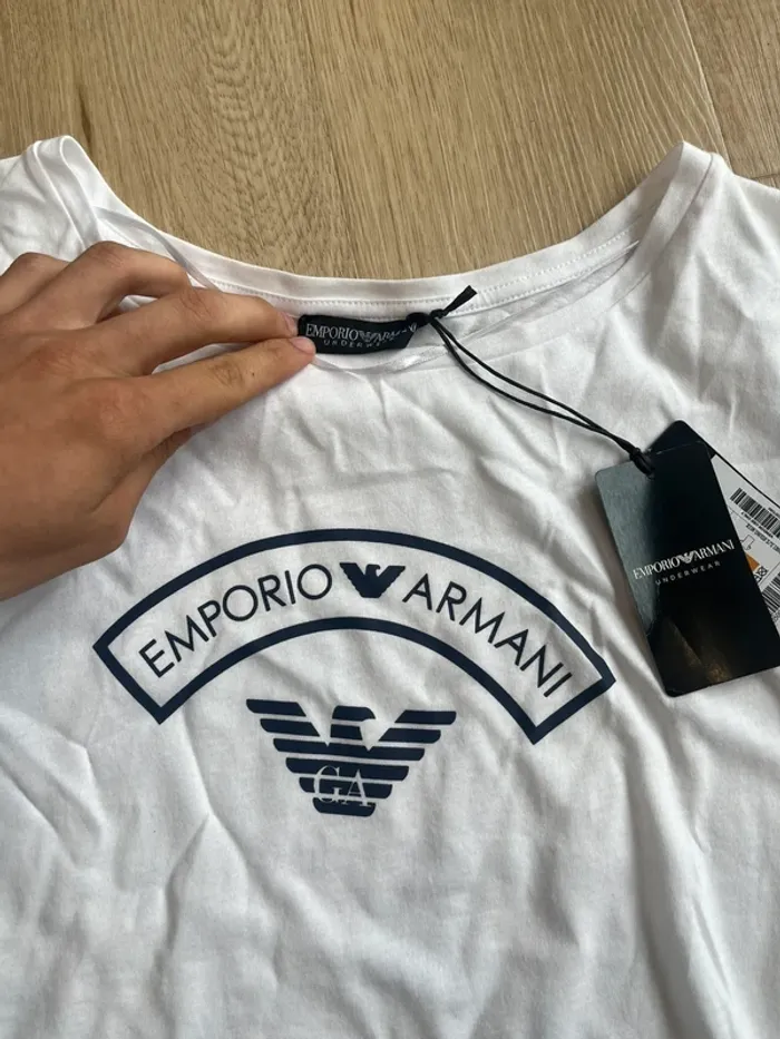 T-shirt Emporio Armani Blanc Taille S Womens - photo numéro 2