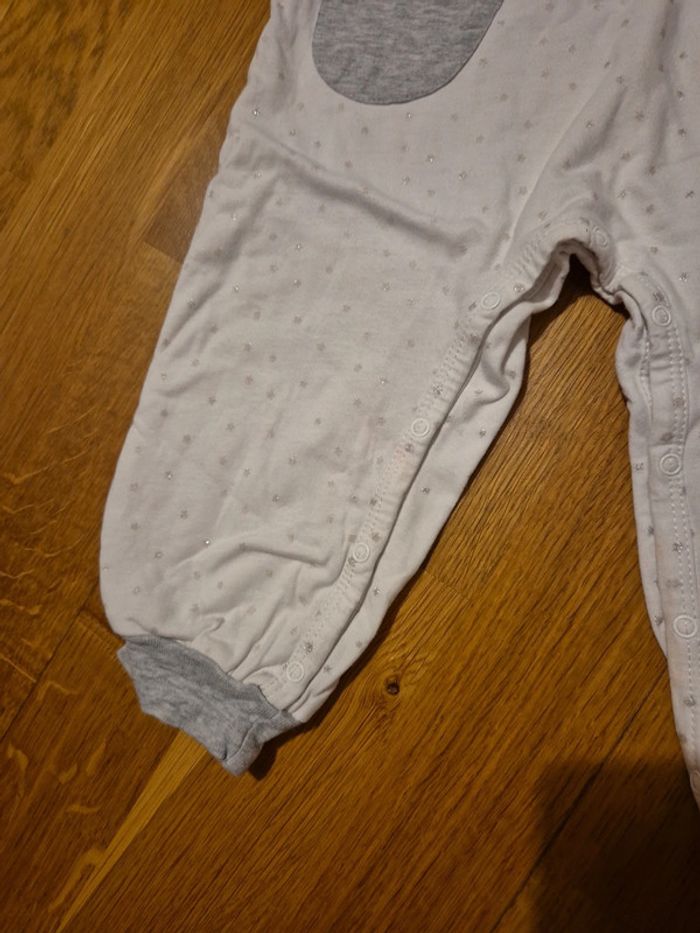 Jolie combinaison blanche étoilées taille 18 mois - photo numéro 3