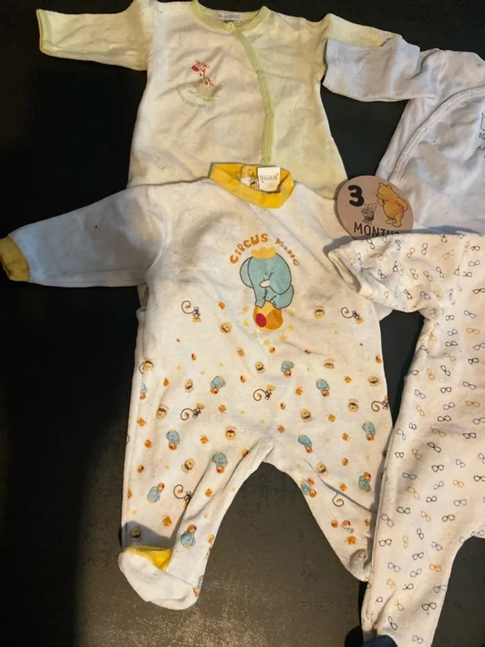 Lot de 4 pyjamas velours taille 3 mois - photo numéro 3