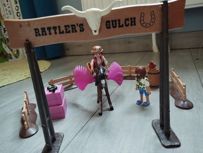 Ranch playmobil avec cheval ailé