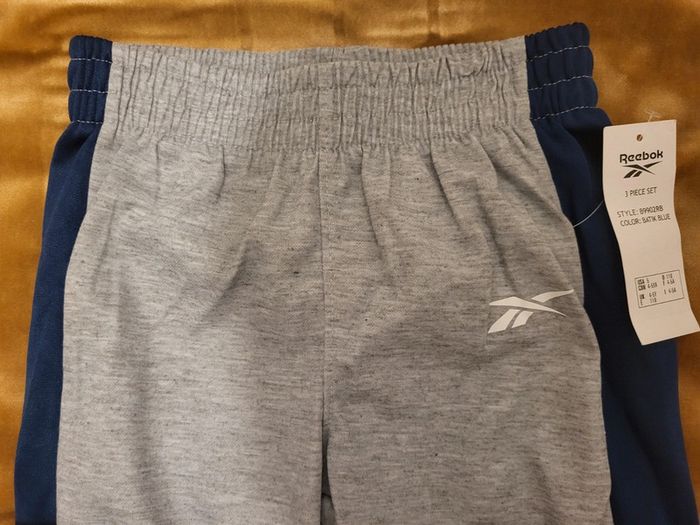 Jogging Reebok 4/5ans 110cm Neuf - photo numéro 2