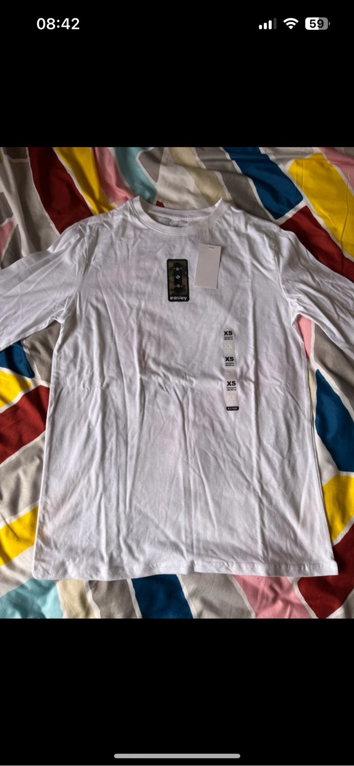 T-shirt manche longue enfant XS neuf