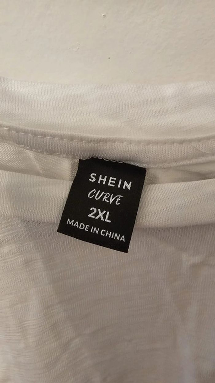 T shirt shein curve 2XL neuf - photo numéro 3