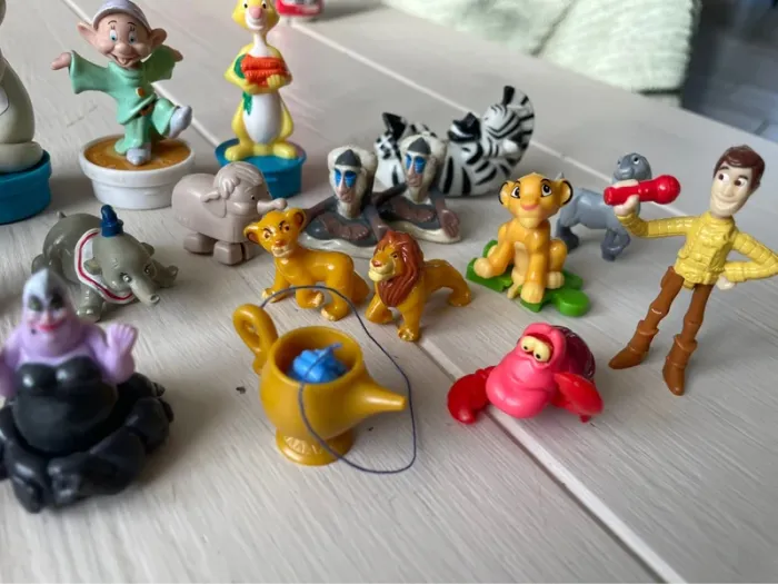 Lot de 22 Figurines Divers Collection Disney - photo numéro 4
