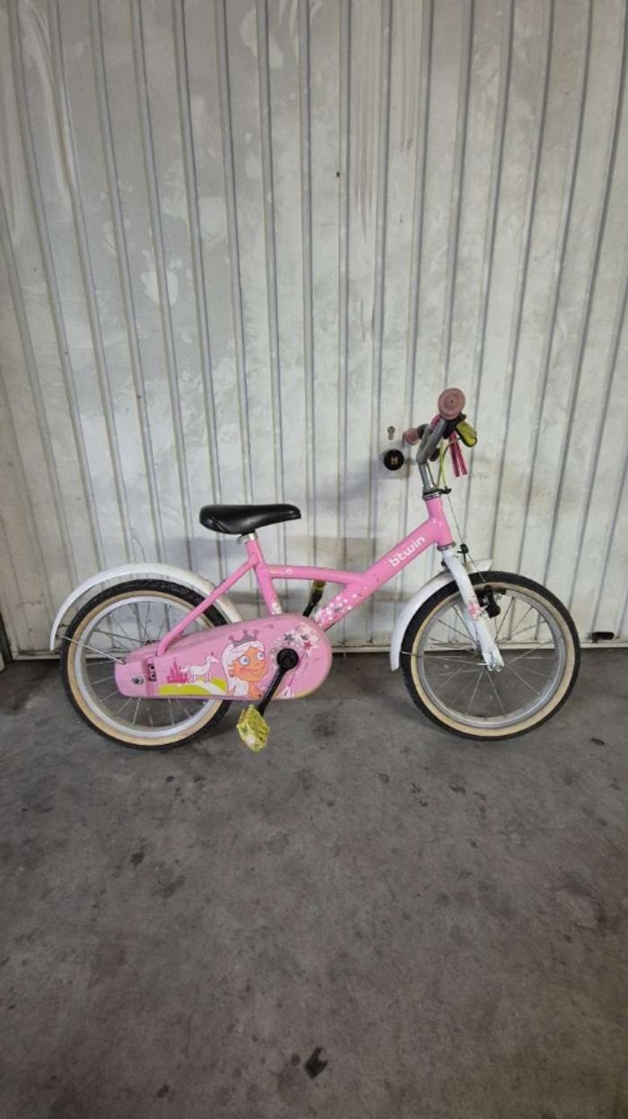 Vélo ( bien lire l'annonce )