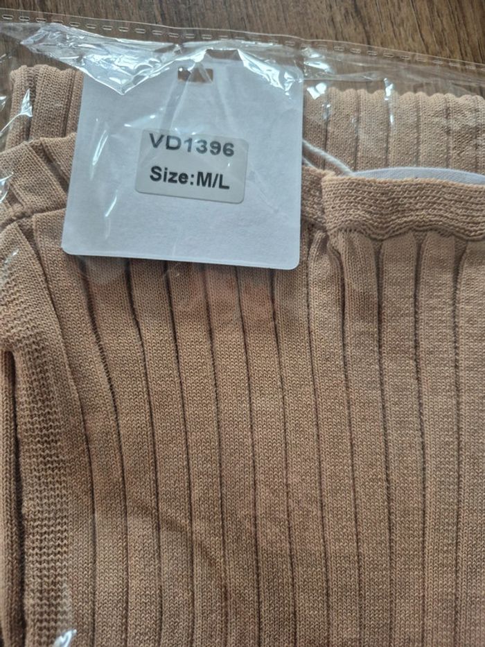 Lot de 2 Tops Courts Femme Taille M/L - photo numéro 3