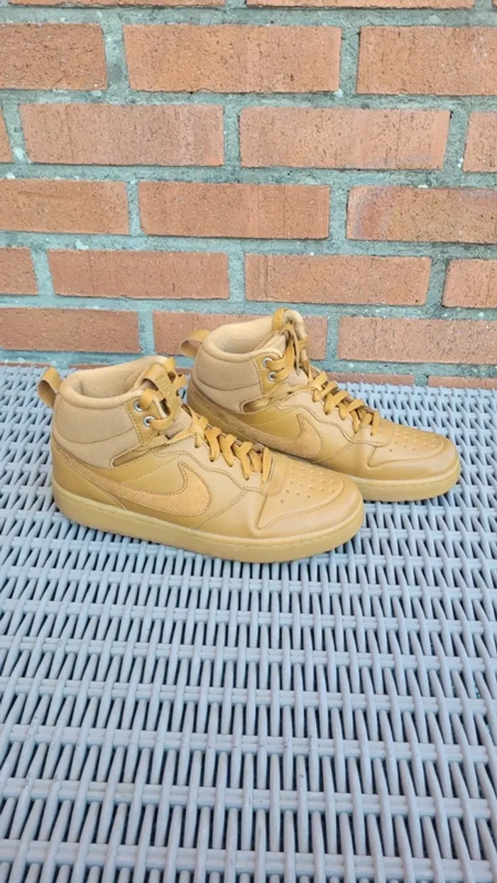 Baskets Nike taille 40 - photo numéro 2