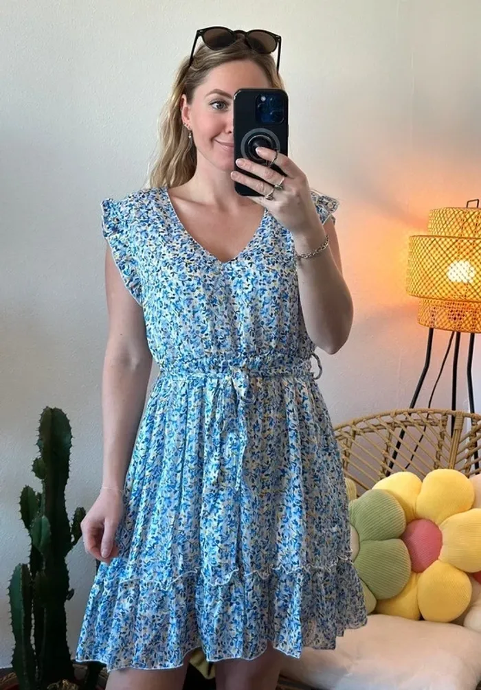 Robe midi à la coupe fluide et aux motifs floraux bleus, taille 36/38 - Elissa boutique - photo numéro 2