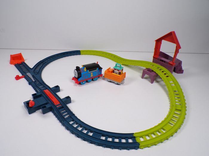 Circuit de train Thomas et ses amis - La piste de Carly - photo numéro 1