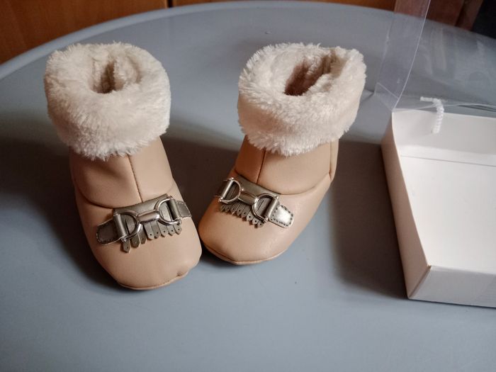 Bottines bébé cuir et moumoute taille 16 - photo numéro 2