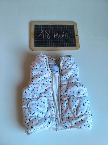 Veste sans manche Orchestra mi saison taille 18 mois en très bon état