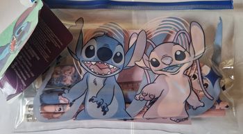 Trousse avec fournitures papeterie Stitch