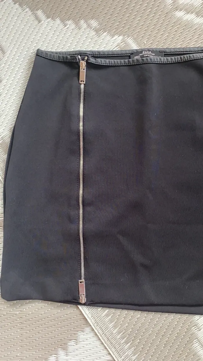 Mini-jupe Zara avec Zip - photo numéro 2
