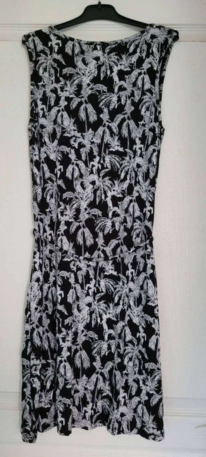 Robe 38/40 neuve - photo numéro 2