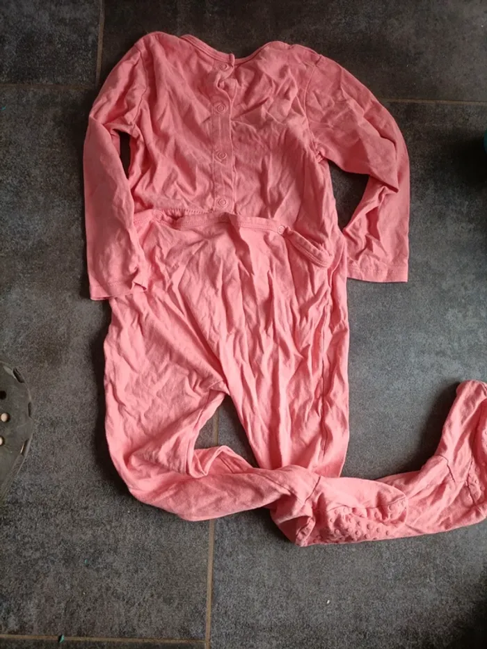 Pyjama une pièce - photo numéro 4
