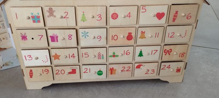 Calendrier de l'avent en bois thème père noël - photo numéro 2