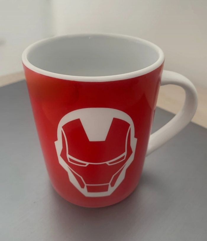 Mug/tasse marvel/avengers/iron man disney 100 - photo numéro 3