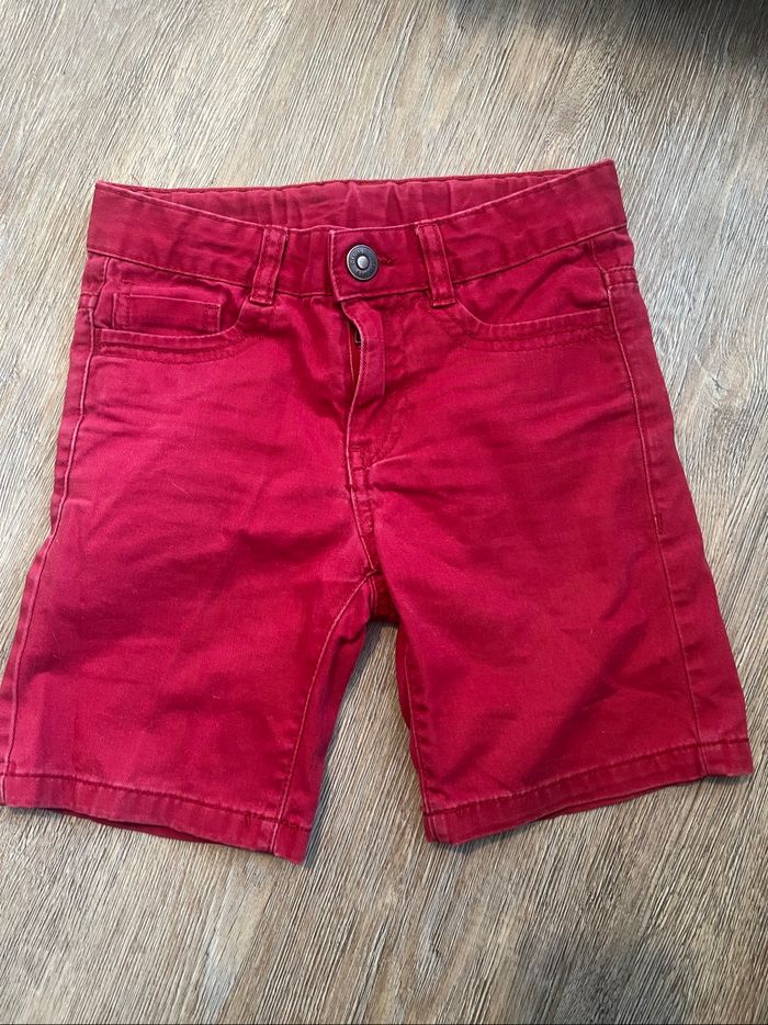 Short rouge