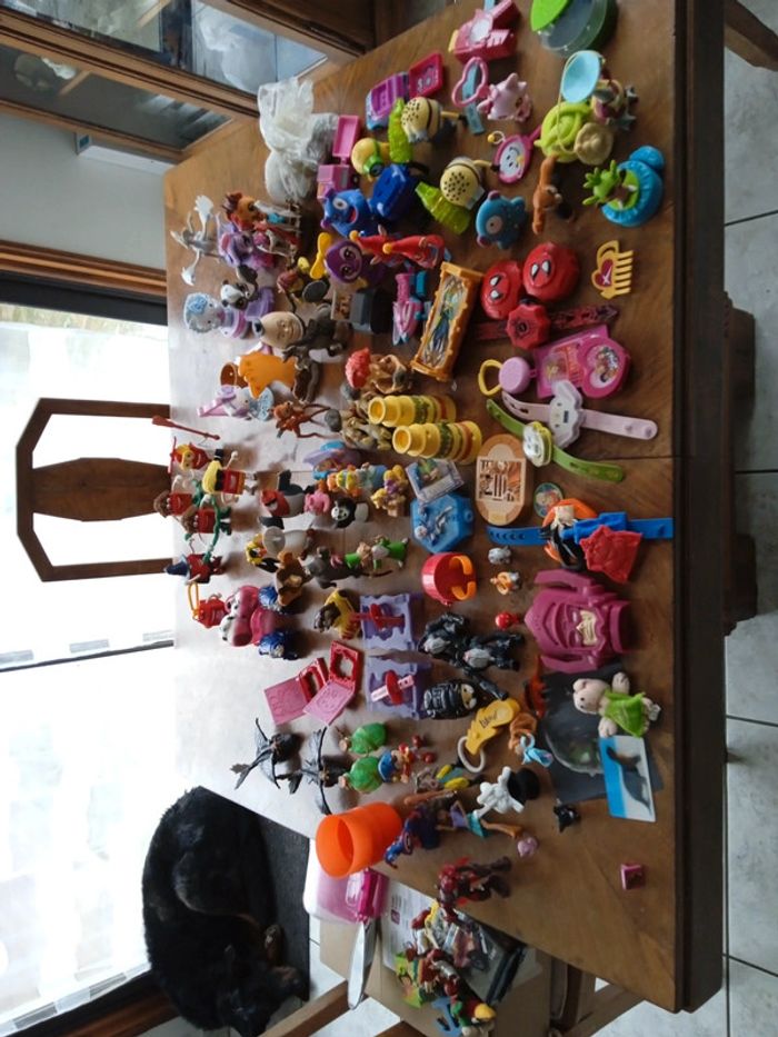 Lot différentes figurines - photo numéro 2