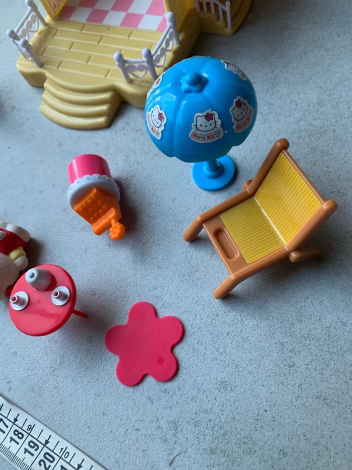 Lot jouet café shop hello kitty avec terrasse et accessoires sanrio - photo numéro 11
