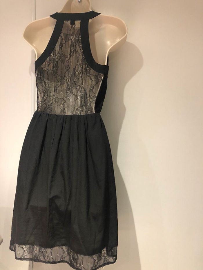 Petite robe noire Jennyfer dos en dentelle  taille 34 - photo numéro 4