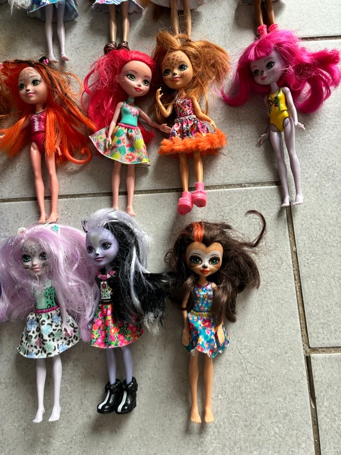 Lot 20 poupées enchantimals - photo numéro 3