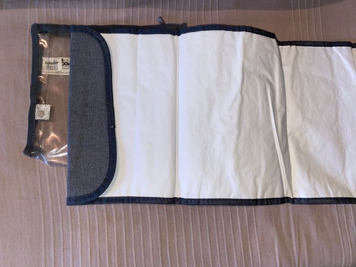 Tapis à langer nomade et pochette zip - photo numéro 3