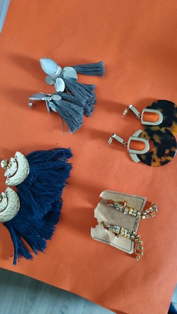 Lot boucles d'oreilles  4 paires oreilles percées  bijoux