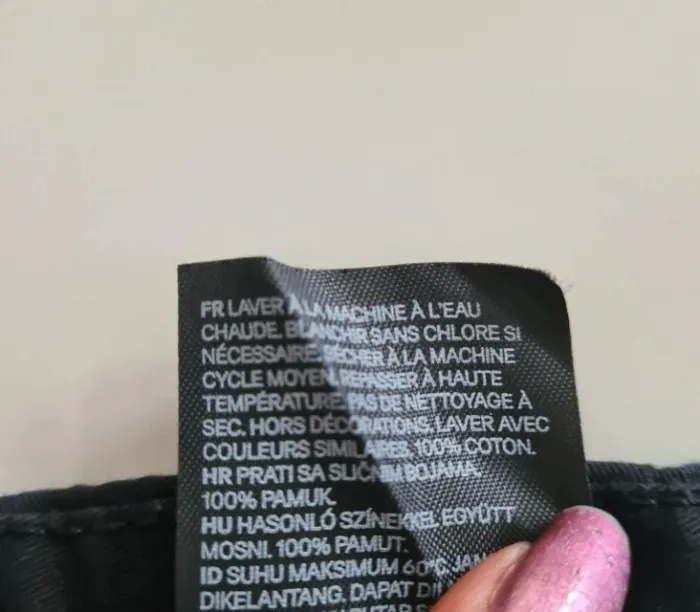 Short noir H&M taille 10/11 ans - photo numéro 4