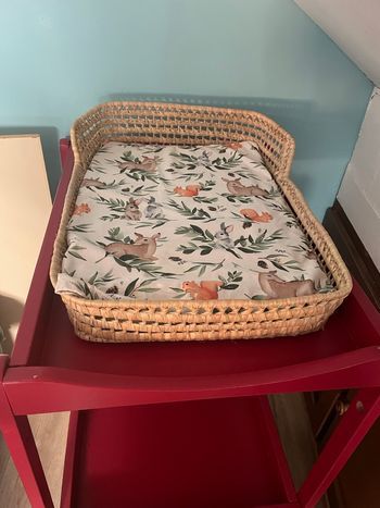 Table à langer + panier en osier