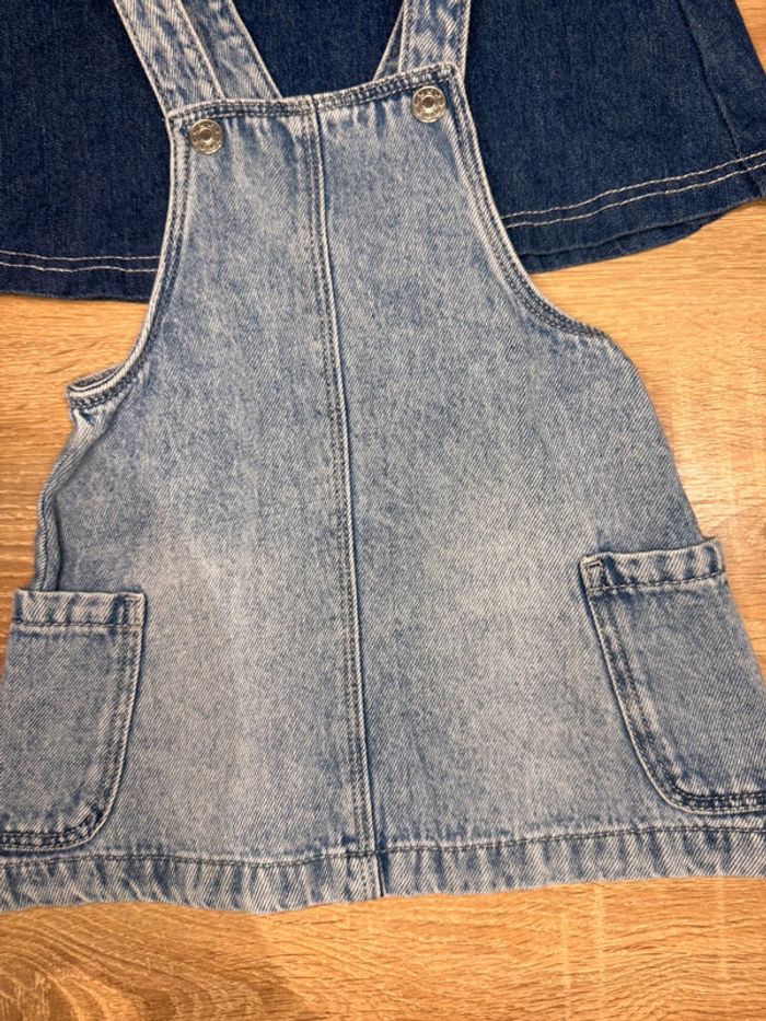 🌷Lot de 2 robes en jean bébé fille taille 6 mois🌷 - photo numéro 3