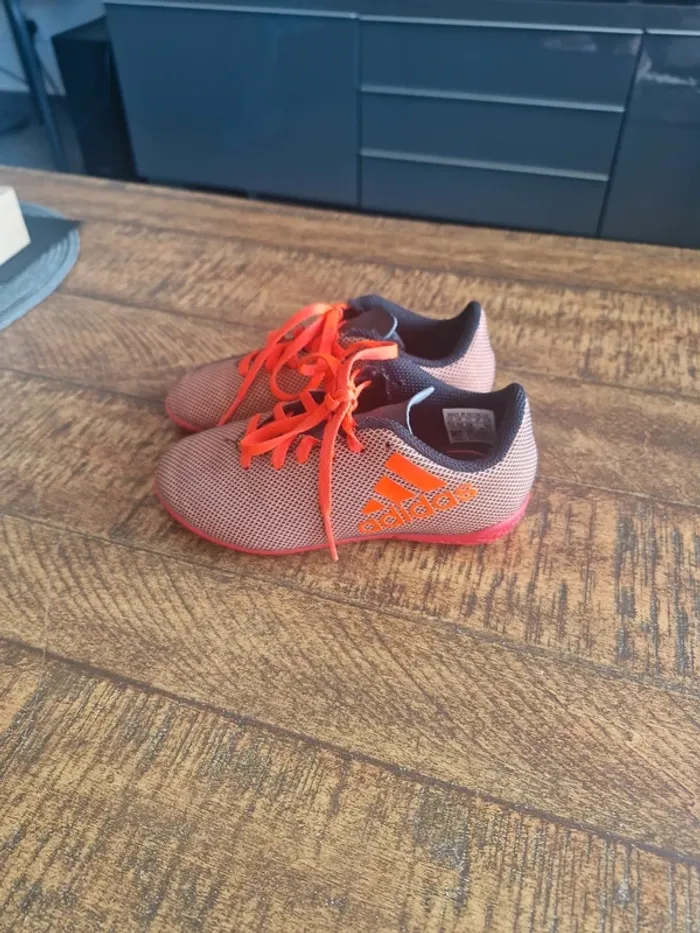 Chaussure foot en salle 28 - photo numéro 3