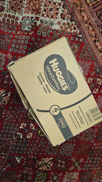 150 Couches Huggies taille 4  neuves
